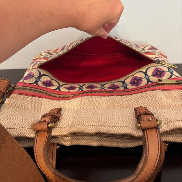 Fossil Bohemian Style Cream Geometric Design Explorer Fold Over Tote - Picture 12 of 15